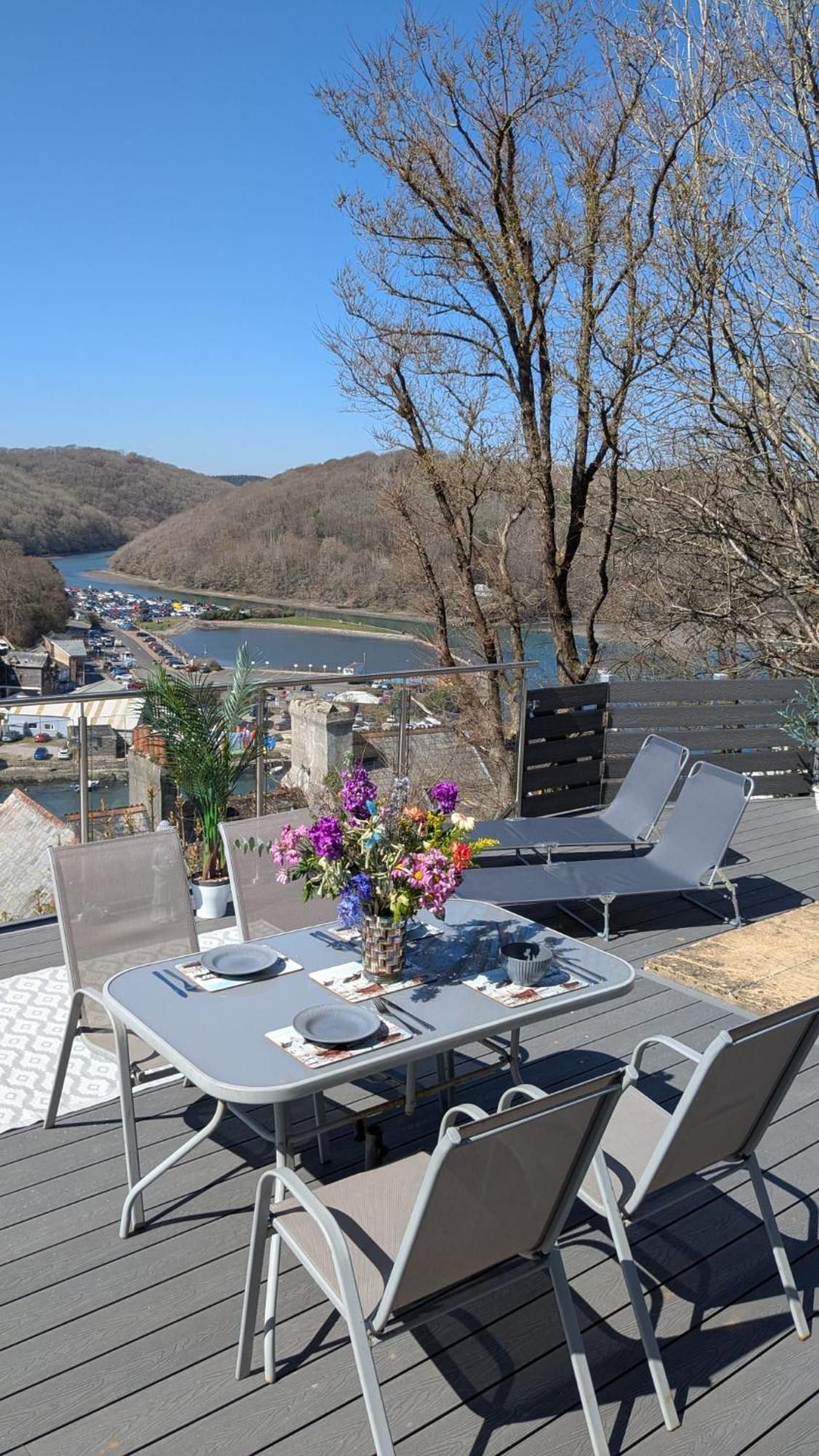 The Hillocks, Looe - Two Bedroom House With Fabulous Views Of Looe Town And Harbour Eksteriør billede